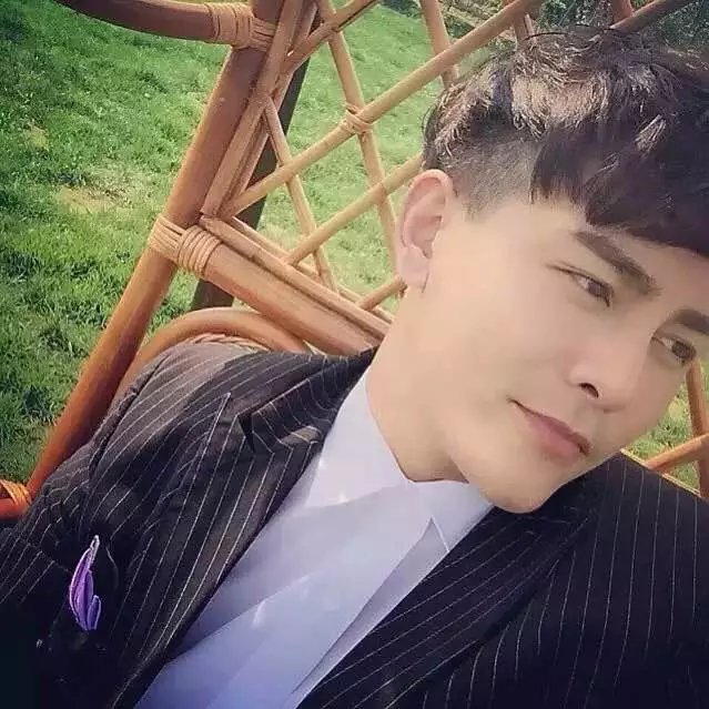 诸葛雅寒炎