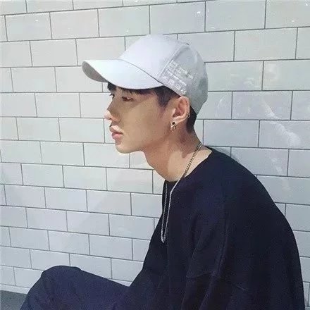 娄纯珊琳