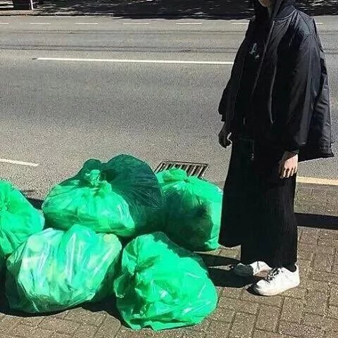 连龙英俊