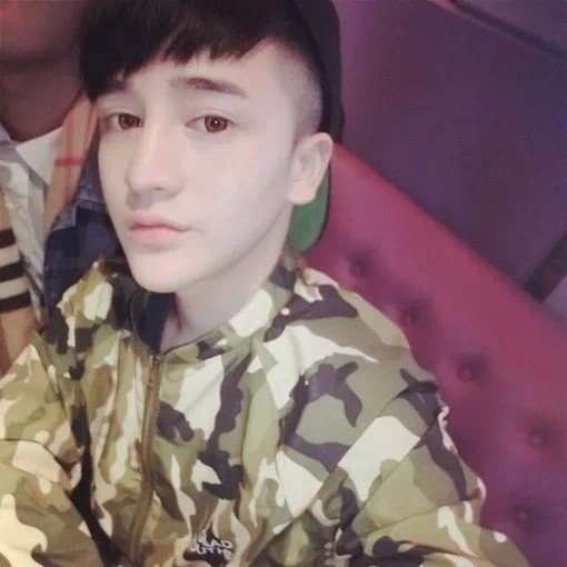 窦飘震光